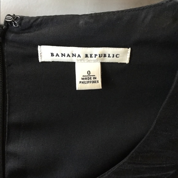 🥂 Classy LBD🥂 - Picture 3 of 4